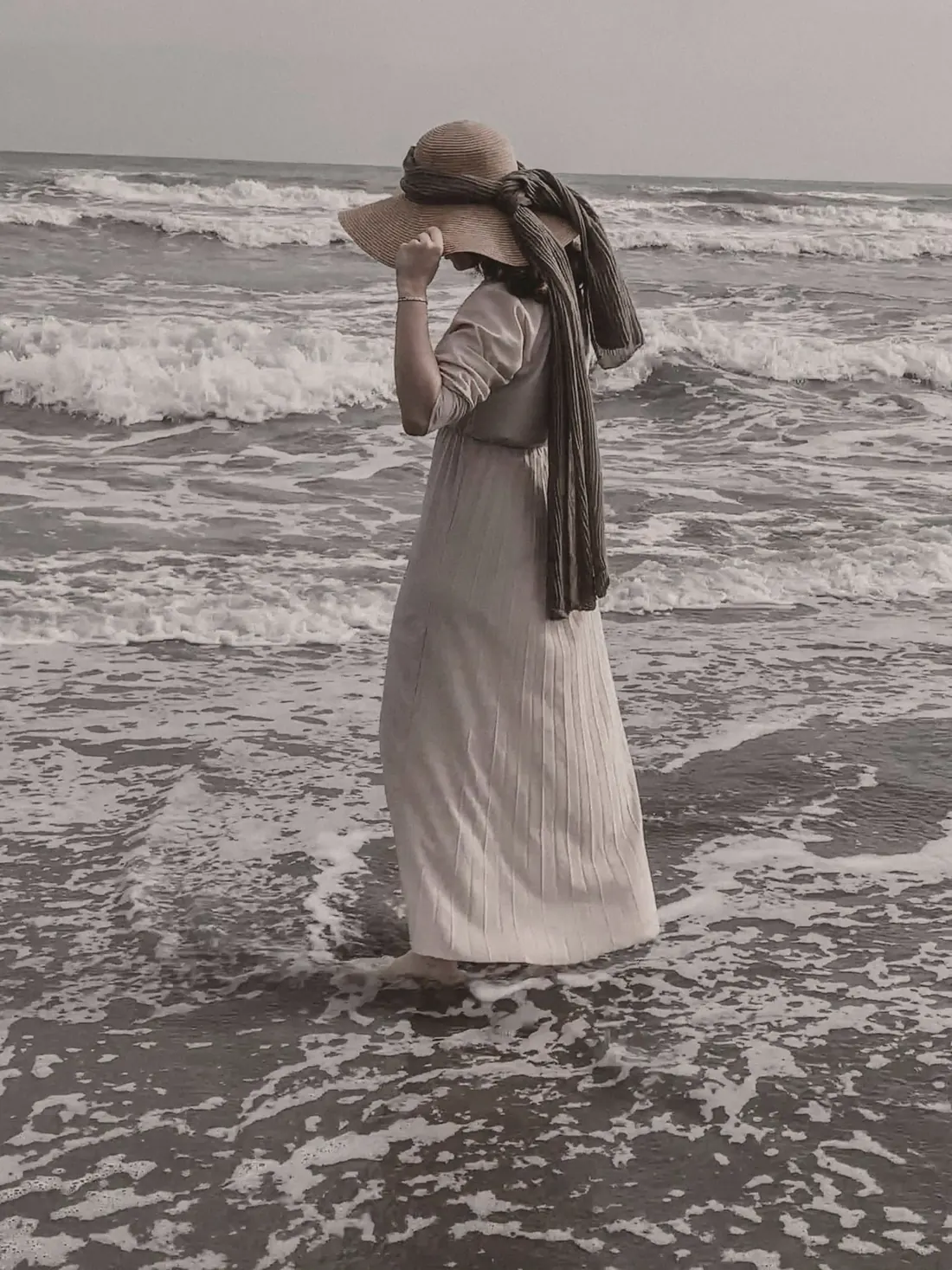 Calla Pleated Maxi in sand